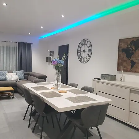 130 M2 Dans Domaine Privé Aux Pierres Roses *